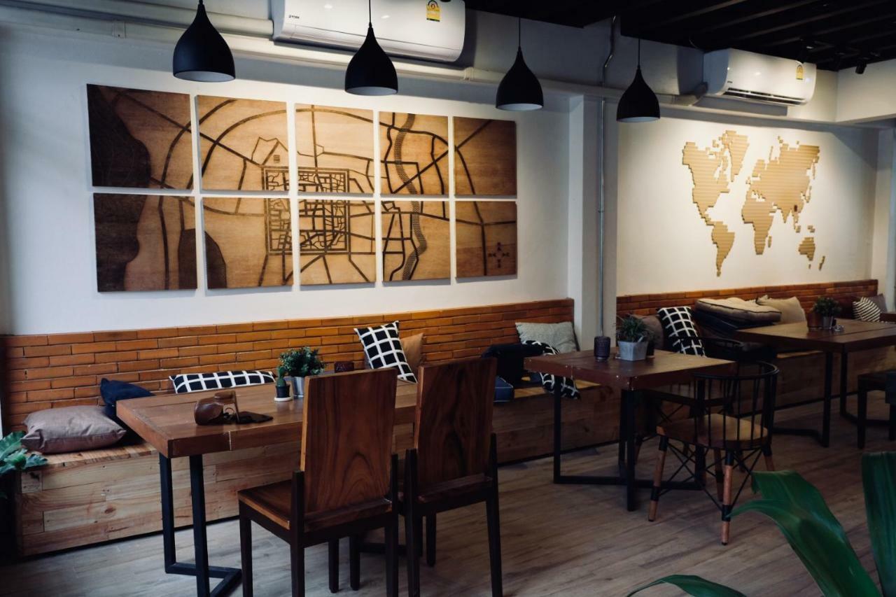 Slee Hostel Chiangmai (Adults Only) Чиангмай Екстериор снимка