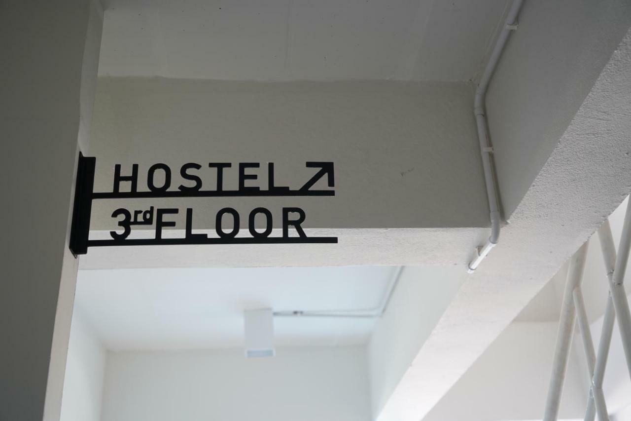 Slee Hostel Chiangmai (Adults Only) Чиангмай Екстериор снимка
